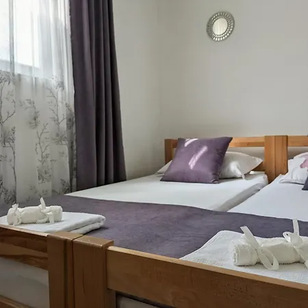 Ney-ney Apartment *